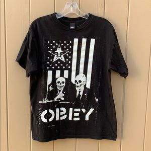 Obey short sleeve graphic tee.